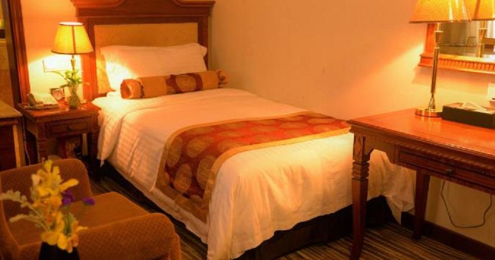 Jin Jiang Pacific Hotel Шанхай Екстериор снимка