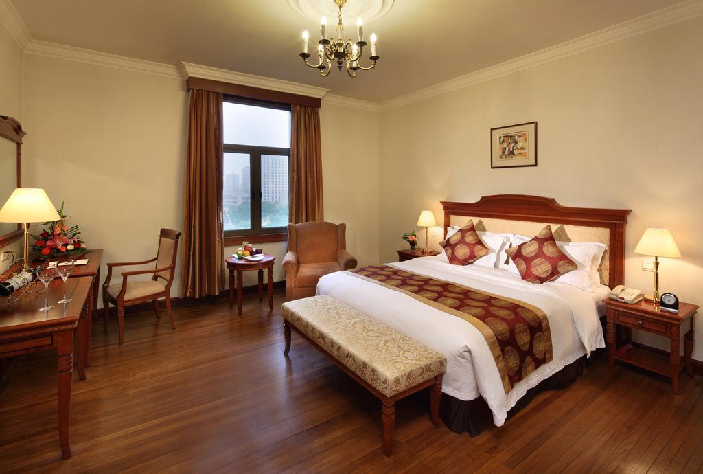 Jin Jiang Pacific Hotel Шанхай Екстериор снимка