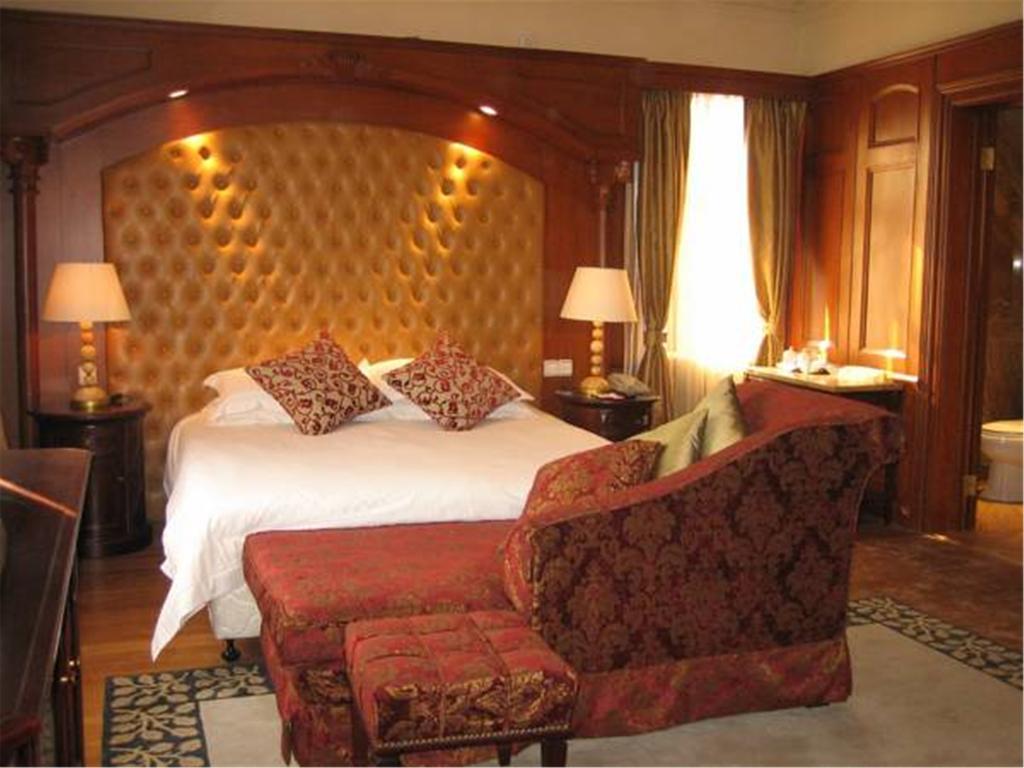 Jin Jiang Pacific Hotel Шанхай Екстериор снимка