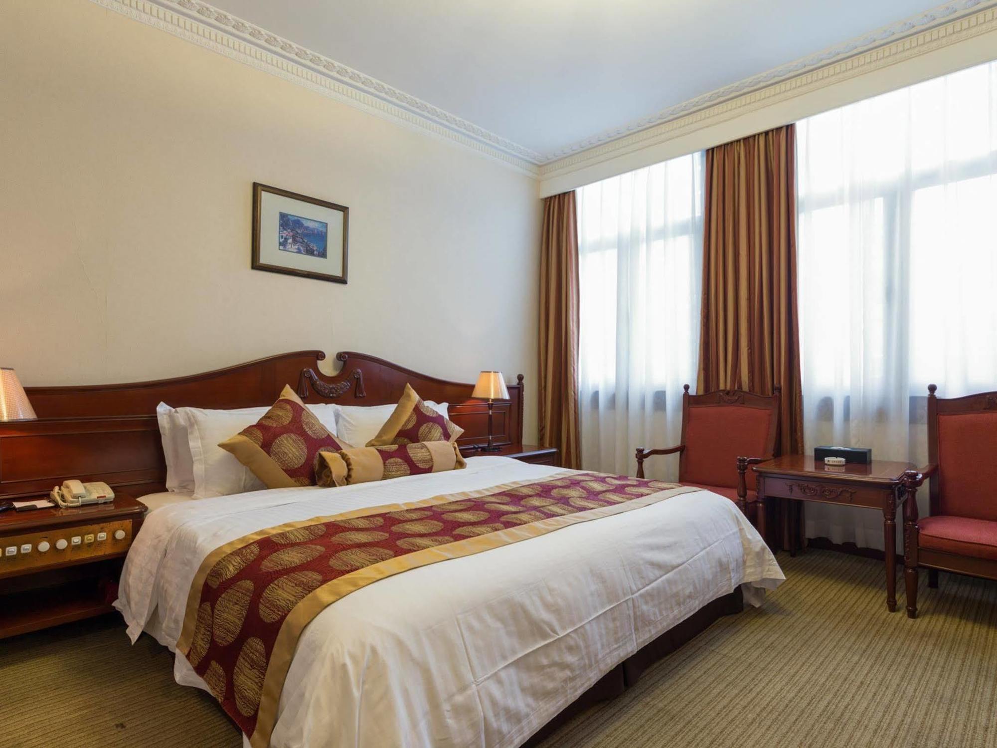 Jin Jiang Pacific Hotel Шанхай Екстериор снимка